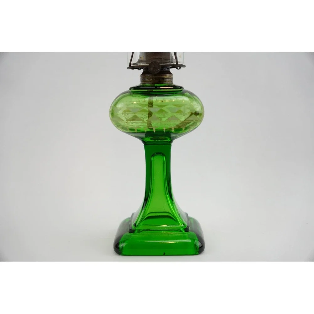 P&A MFG‎ Waterbury CONN Vintage Green Glass Oil Hurricane Kerosene Lamp Embossed
